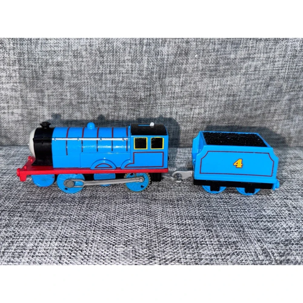 Thomas & Friends TrackMaster Gordon Motorized Engine with Coal Tender No 4 Blue